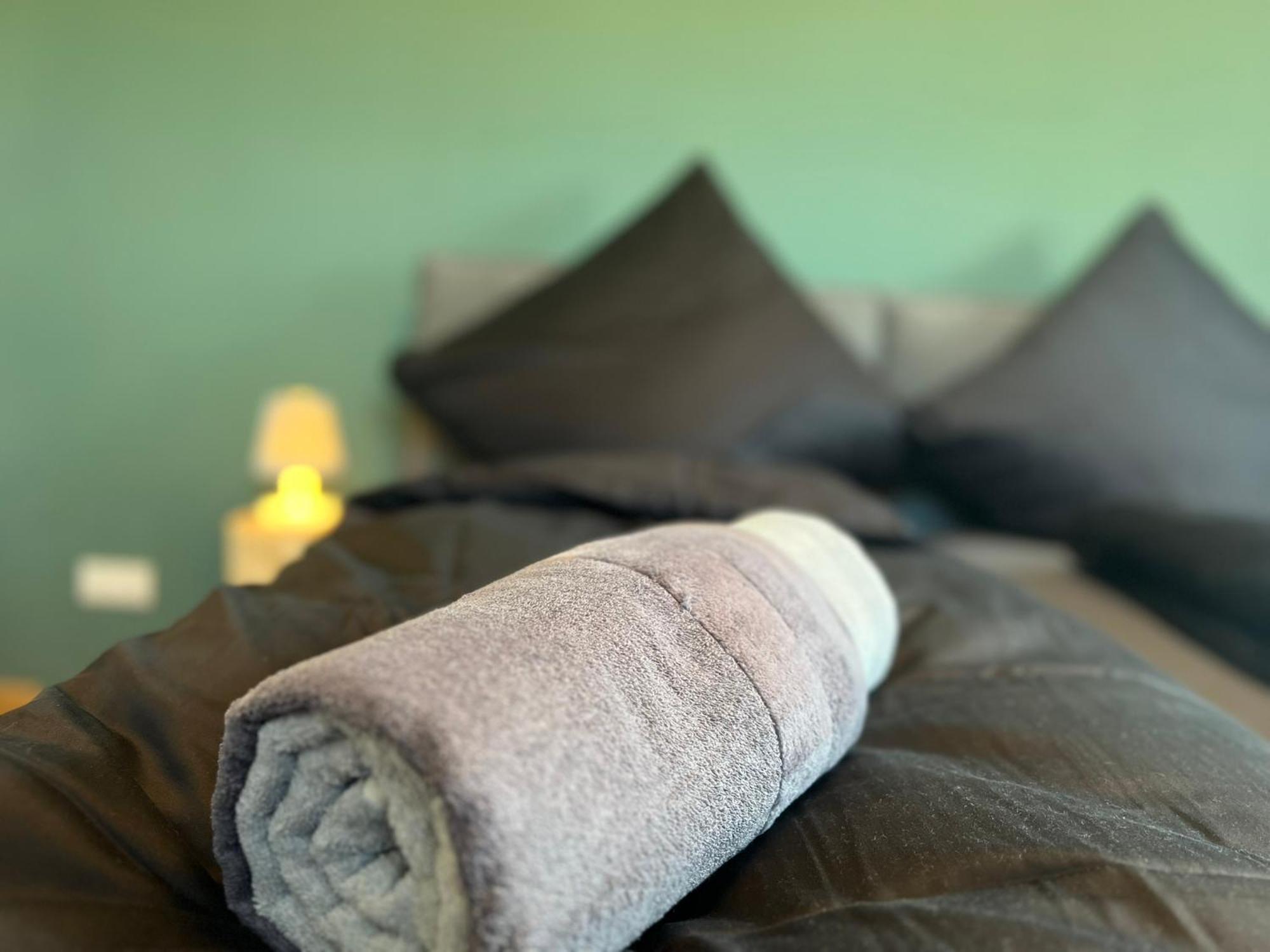 Stay Nice Apartments Dorfen Naehe Muenchen Jacuzzi Grillkota 75 Zoll Tv Eksteriør billede