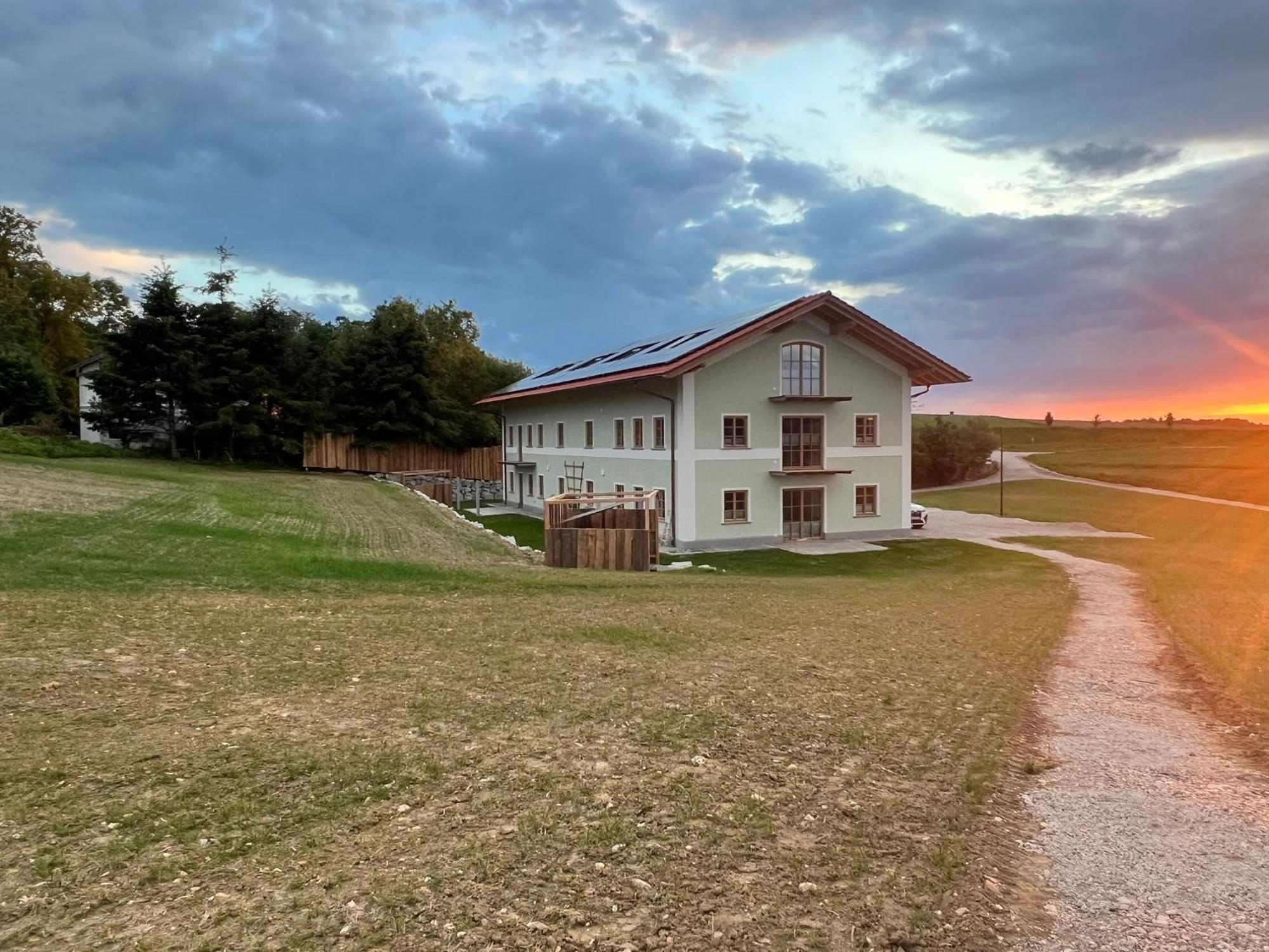 Stay Nice Apartments Dorfen Naehe Muenchen Jacuzzi Grillkota 75 Zoll Tv Eksteriør billede