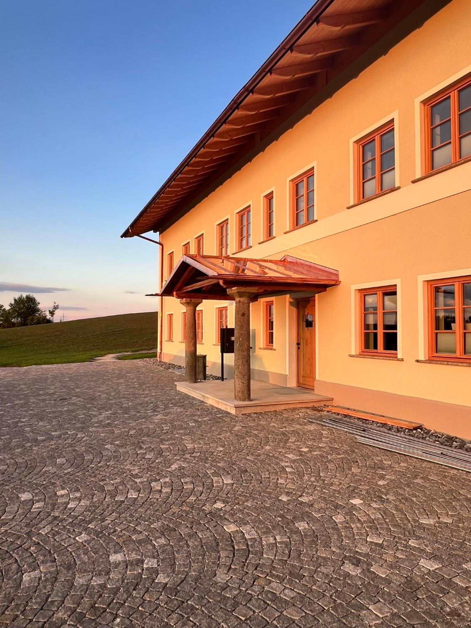 Stay Nice Apartments Dorfen Naehe Muenchen Jacuzzi Grillkota 75 Zoll Tv Eksteriør billede